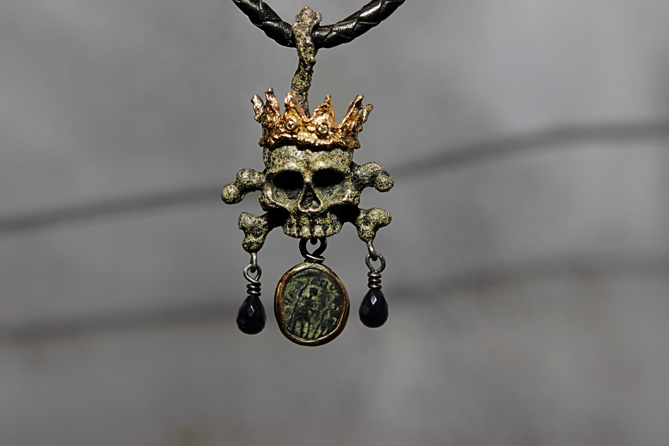 skullcrownneck