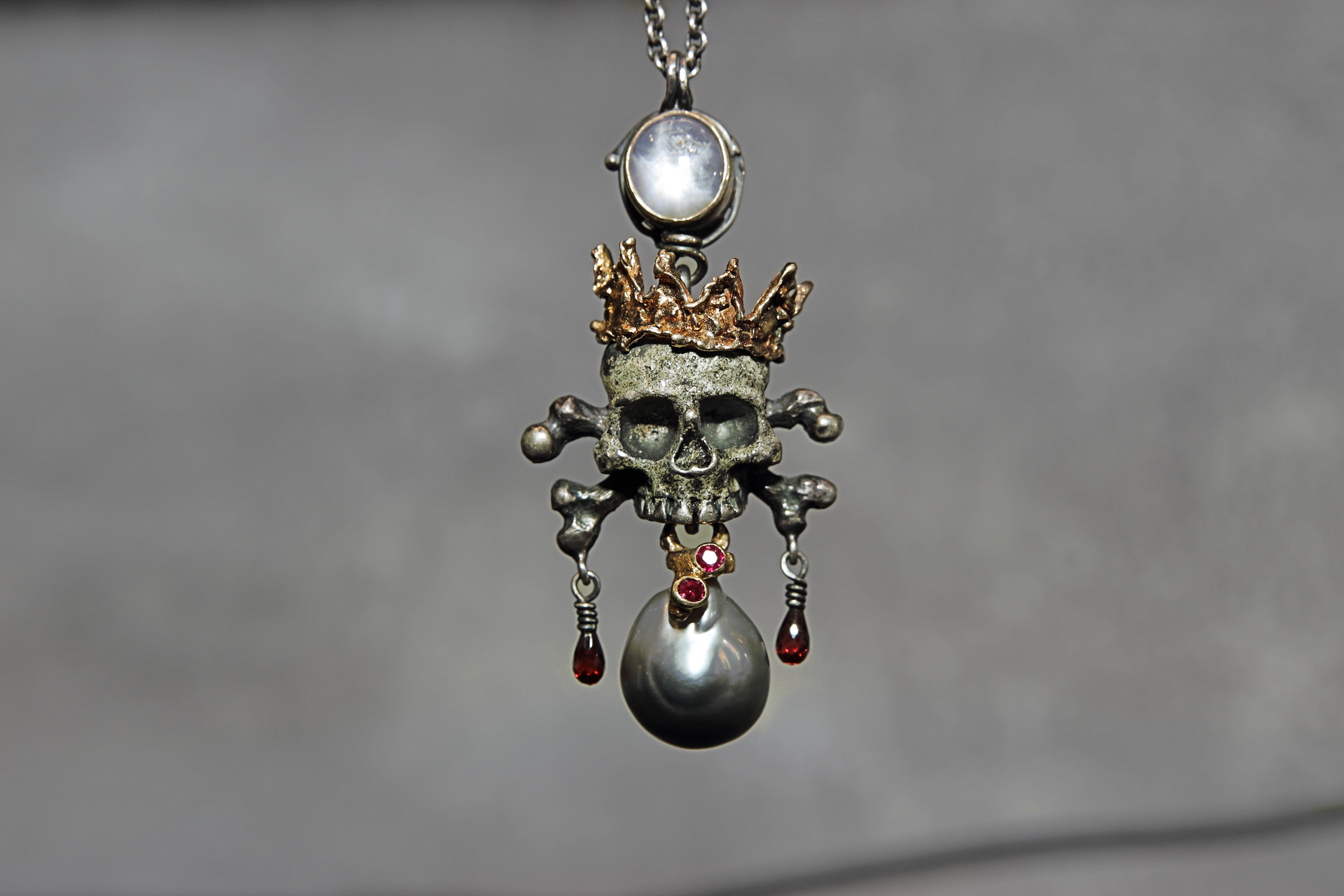 skullcrownneck2